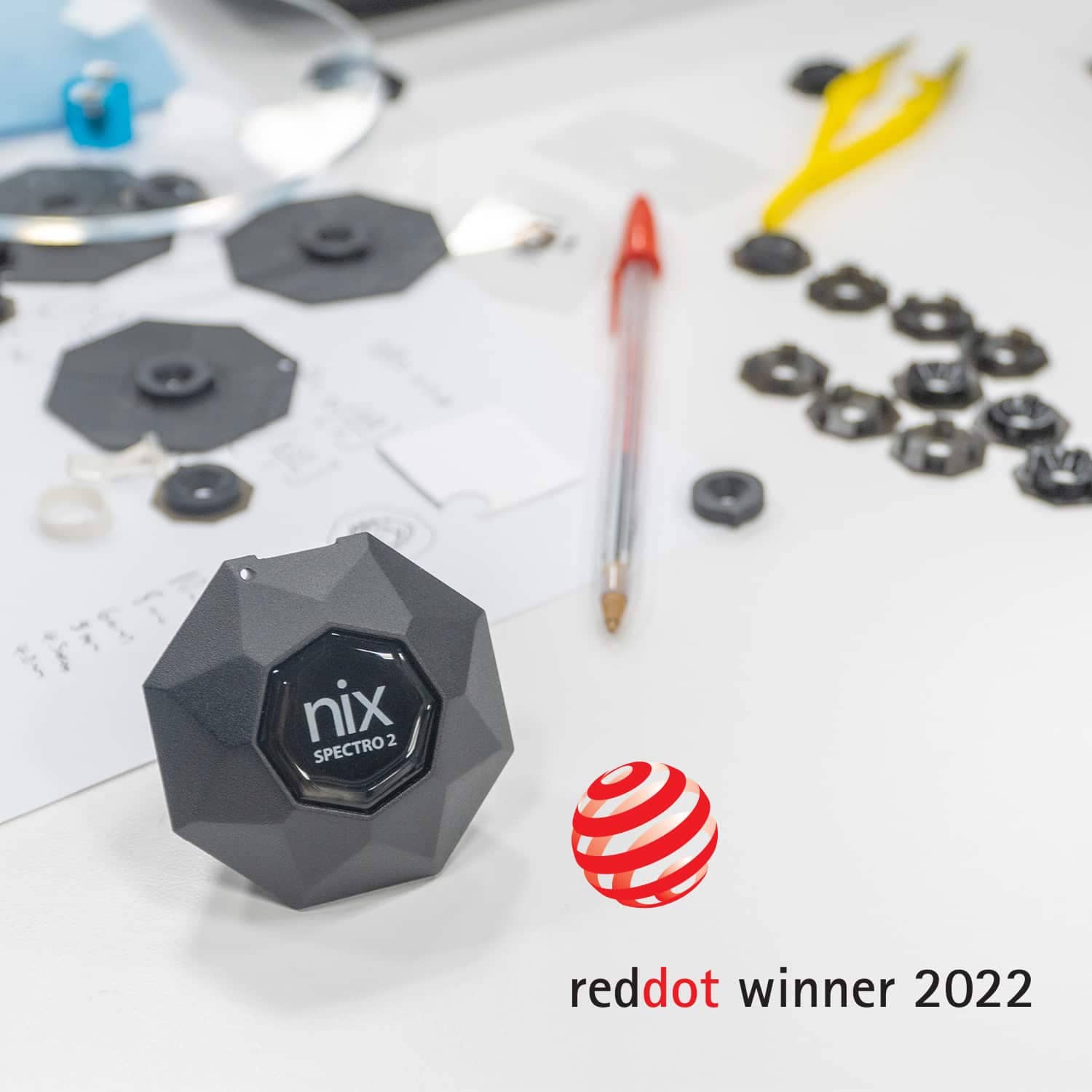 Nix Spectro 2 with Red Dot Design Award logo